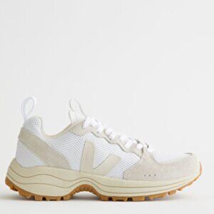 Veja Venturi Sneakers (Size 9)